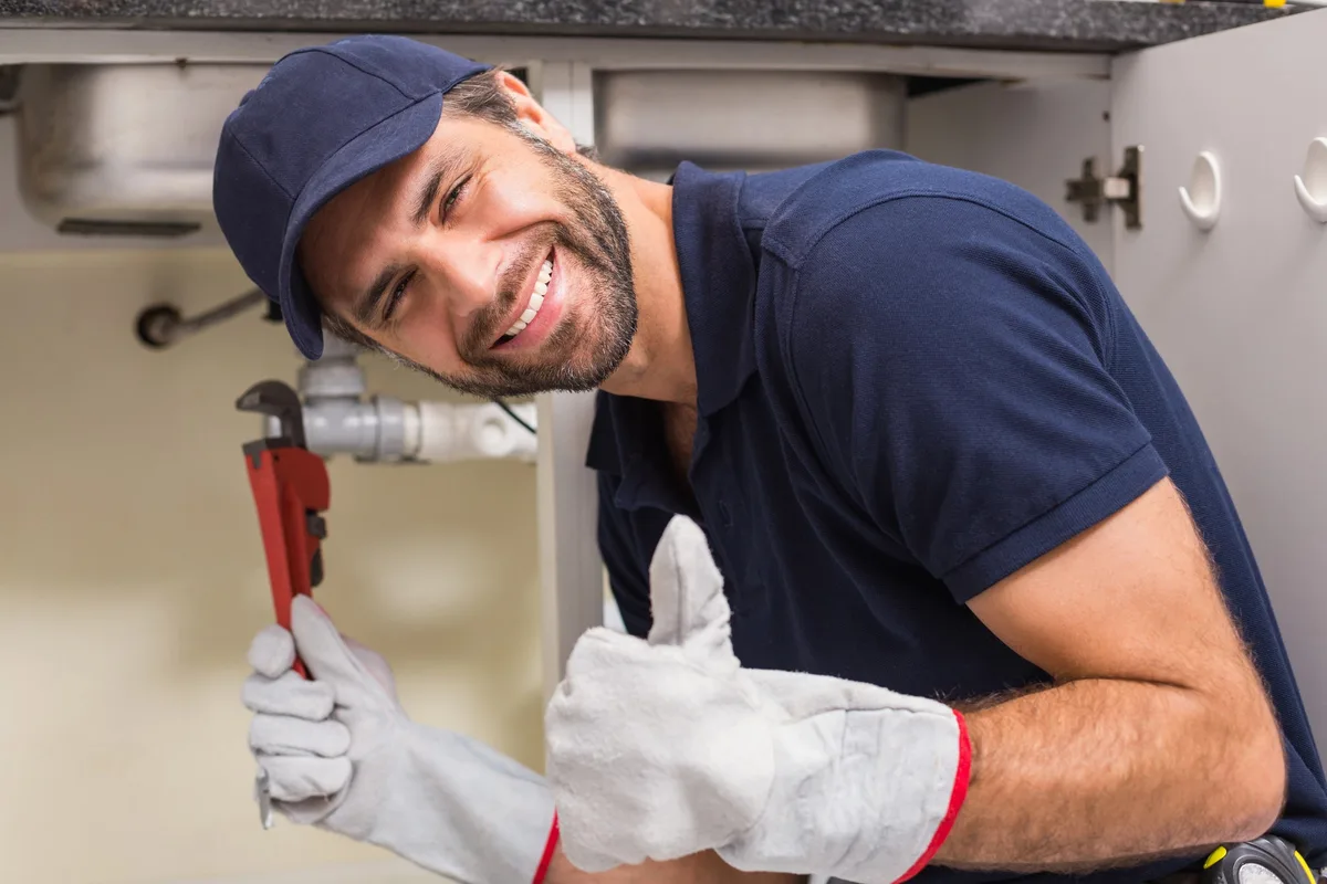 Plombier professionnel en dépannage — Débouchage Dégorgement Canalisation 94, Val-de-Marne